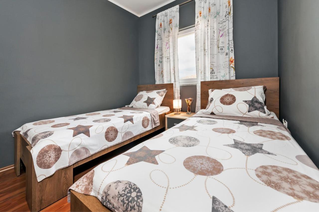 Apartment Cave 罗维尼 外观 照片
